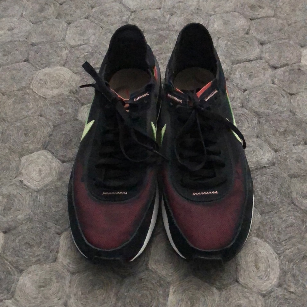 NIKE Black Waffle One Sneakers